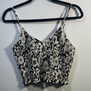 New without tags Women’s American Eagle floral crop tank top